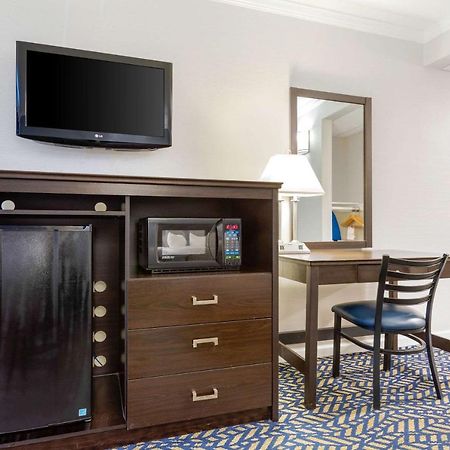 Econo Lodge Hicksville Eksteriør bilde